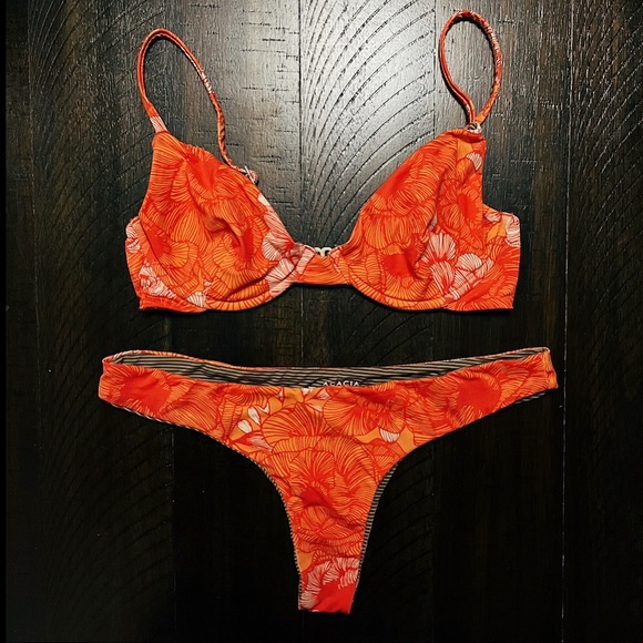 SOLD Acacia Sedona Set - Picture 1 of 3